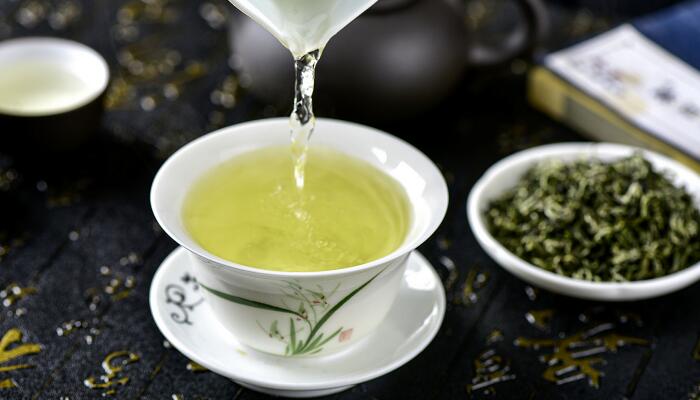 炎热夏天喝什么解暑 炎热夏天解暑适合喝什么