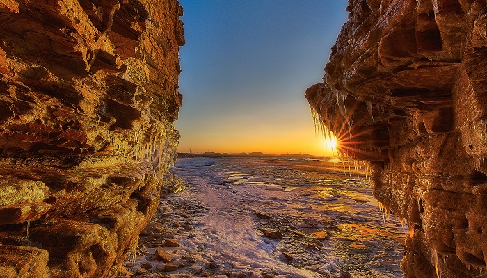 云崖和悬崖的区别 云崖和悬崖的区别是什么 云崖和悬崖的区别 云崖和悬崖的区别是什么