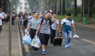 大一新生开学必备清单男生（男生大一新生开学必备物品）
