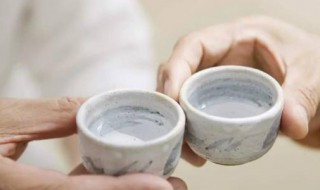 粮食酒和勾兑酒的区别 怎样辨别粮食酒和勾兑酒的区别