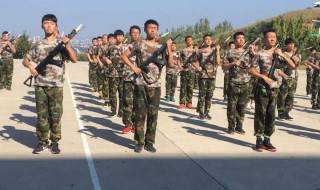 高一新生自我介绍（高一新生自我介绍英文带翻译）
