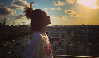 伤感qq网名（俩字伤感qq网名）