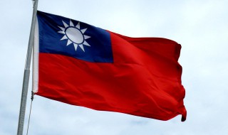 电影八佰升的是什么旗（八佰电影里面升旗的意义）