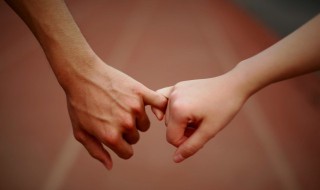 个性情侣签名（个性情侣签名一男一女简短）