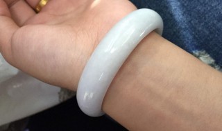 玉手镯取下来的方法 玉镯用什么办法可以取下来