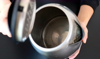 白醋除水垢方法（白醋除水垢方法要泡多久）