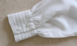 真丝衣服怎么洗不缩（真丝衣服怎么洗不缩水不掉色）