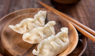 煮粽子的水可以煮饺子吗 煮粽子的水可以煮饺子吗视频
