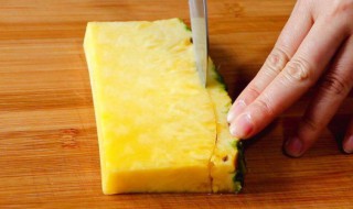 菠萝肉上的白点是什么（菠萝果肉有白点）