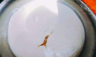 酸奶做出来很稀怎么回事（酸奶做得很稀还有办法吗）