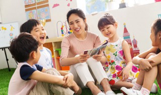 幼儿园送礼给老师怎么送（幼儿园送礼给老师怎么送呢）