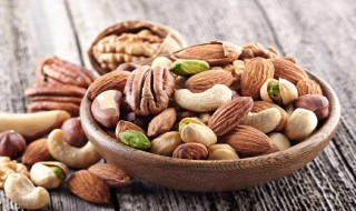 初次来月经吃什么最好（初次来月经吃些什么合适）