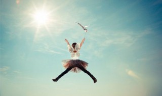 梦到自己会飞（梦到自己会飞什么意思）