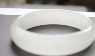 怎样识别玉手镯（怎样识别玉手镯的好坏）