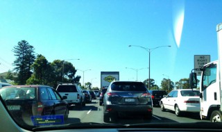 堵车的幽默说说 形容堵车严重的幽默搞笑句子