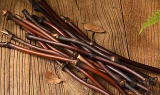 鸡血藤什么人不能戴 三种女人不适合戴翡翠