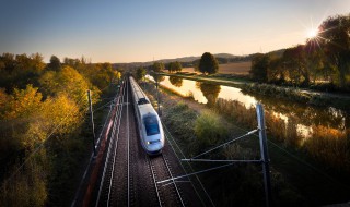 高铁怎么供电 高铁怎么供电有零线吗