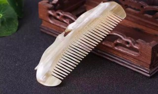 牛角梳如何清洗（牛角梳怎样清洗）