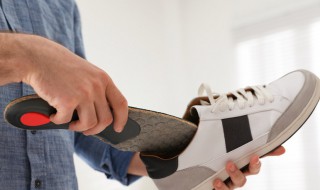 鞋垫怎么处理（鞋垫怎么处理不会发黄）