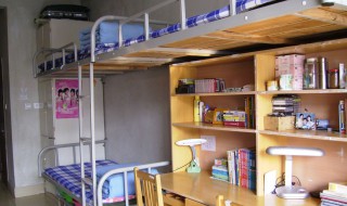 大学新生开学宿舍需要准备什么东西（大学生开学宿舍必备物品）