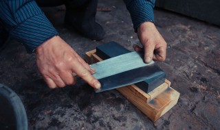 磨刀的正确方法与技巧 磨刀器使用方法视频