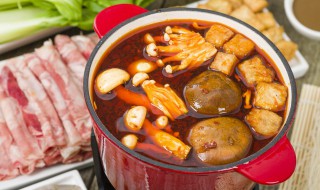 电饭煲黄了怎么处理（电饭煲变黄怎么清洗）