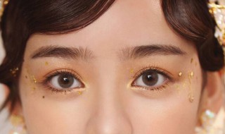 额头化妆掉粉怎么处理 额头化妆起皮怎么补救
