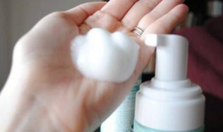 卸妆乳的正确使用方法 雅诗兰黛卸妆乳的正确使用方法