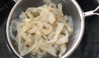 海蜇皮如何清洗（海蜇皮如何清洗沙子）