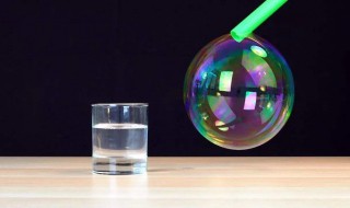 最简单做泡泡水的办法 最简单做泡泡水的办法吹出大泡泡