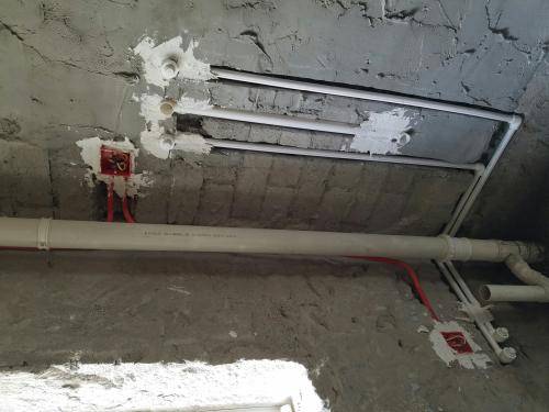 天气冷水管爆裂什么原因（天气冷水管爆裂什么原因引起的）