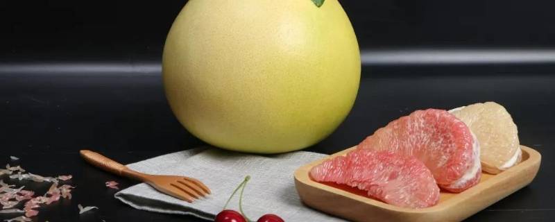 柚子里面有水是坏了吗 柚子里面有水是坏了吗能吃吗