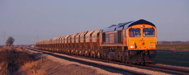 火车上有可以充电的地方吗 火车上有可以充电的地方吗硬坐