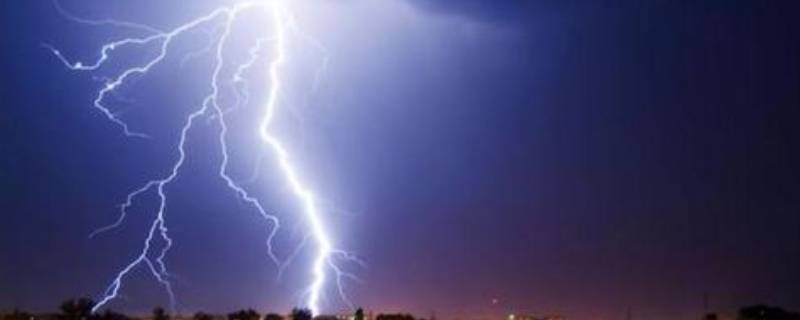 远离避雷针至少多少米（远离避雷针至少多少米一个）