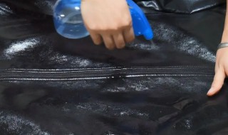 皮衣里子脏了怎么清洗（皮衣里子脏了怎么清洗）